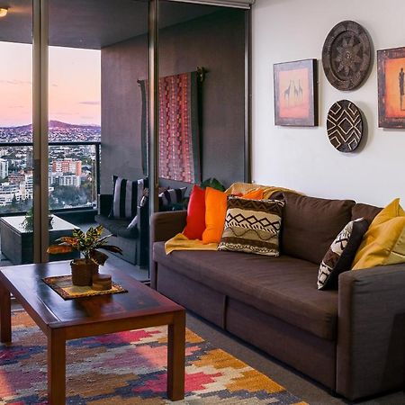 African Escape On Level 38 - Balcony With Views بريزبين المظهر الخارجي الصورة