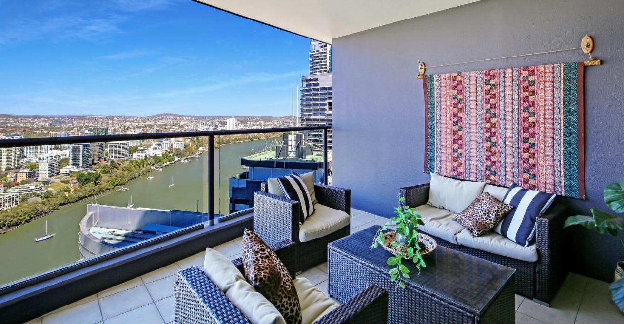 African Escape On Level 38 - Balcony With Views بريزبين المظهر الخارجي الصورة