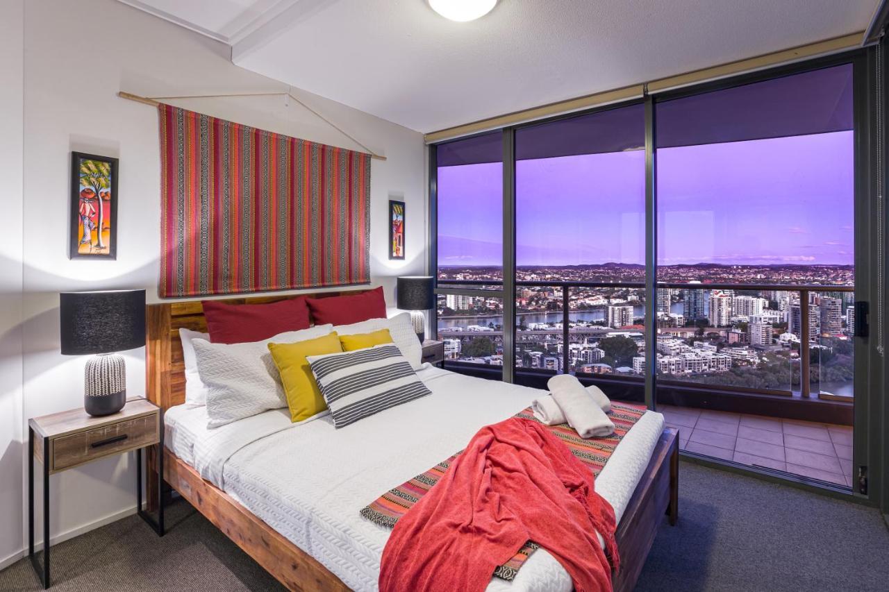 African Escape On Level 38 - Balcony With Views بريزبين المظهر الخارجي الصورة