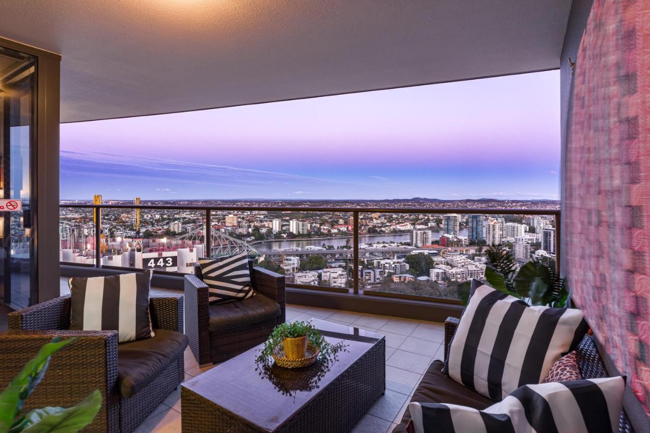 African Escape On Level 38 - Balcony With Views بريزبين المظهر الخارجي الصورة