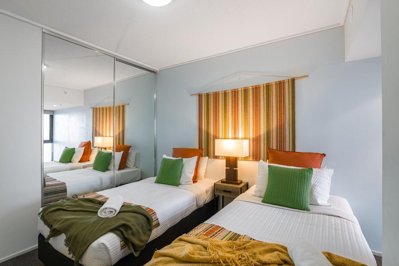 African Escape On Level 38 - Balcony With Views بريزبين المظهر الخارجي الصورة
