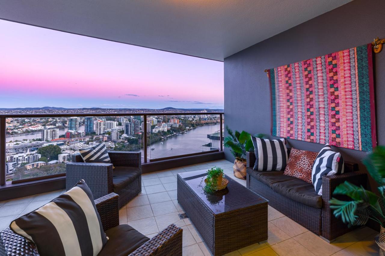 African Escape On Level 38 - Balcony With Views بريزبين المظهر الخارجي الصورة
