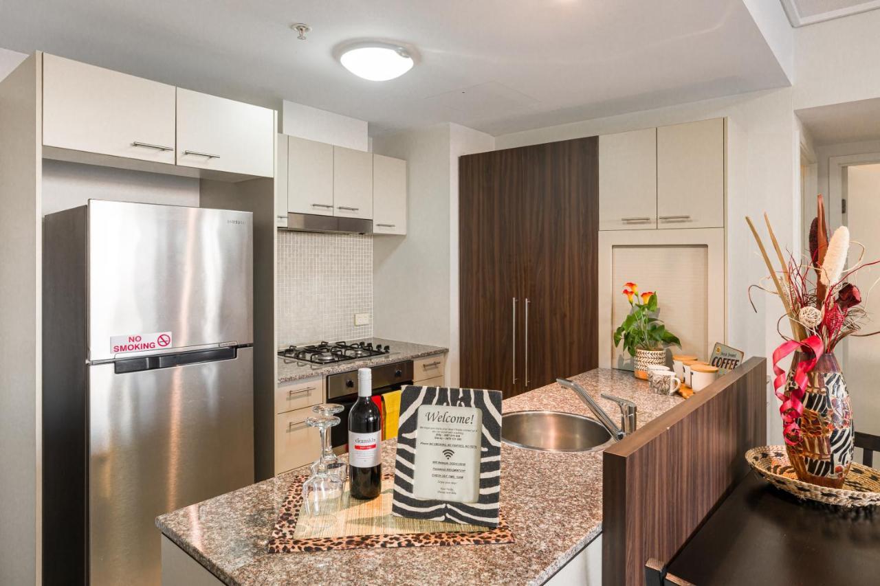 African Escape On Level 38 - Balcony With Views بريزبين المظهر الخارجي الصورة