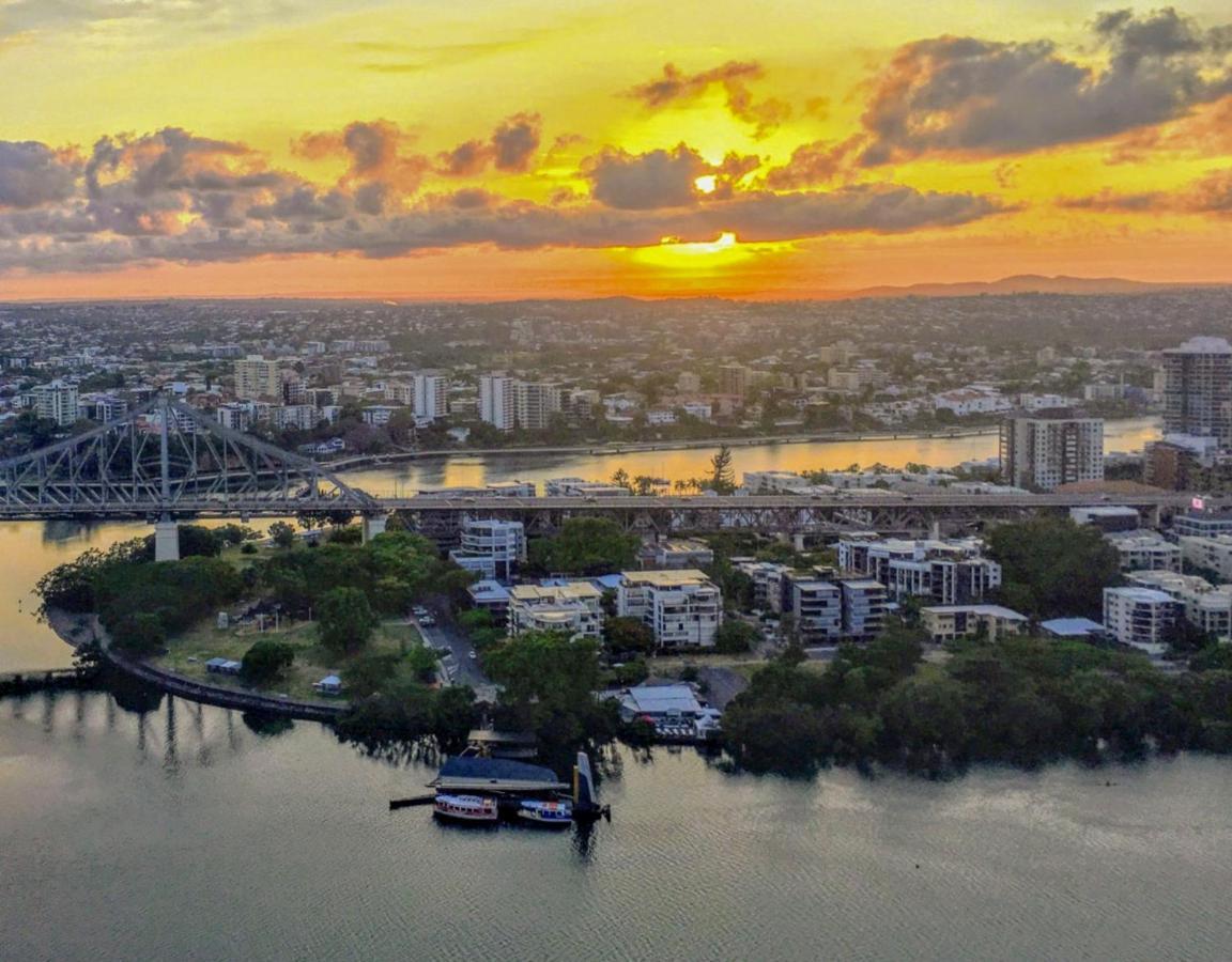 African Escape On Level 38 - Balcony With Views بريزبين المظهر الخارجي الصورة