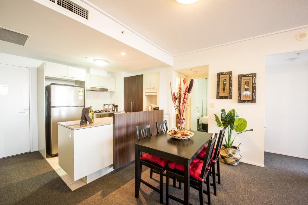 African Escape On Level 38 - Balcony With Views بريزبين المظهر الخارجي الصورة